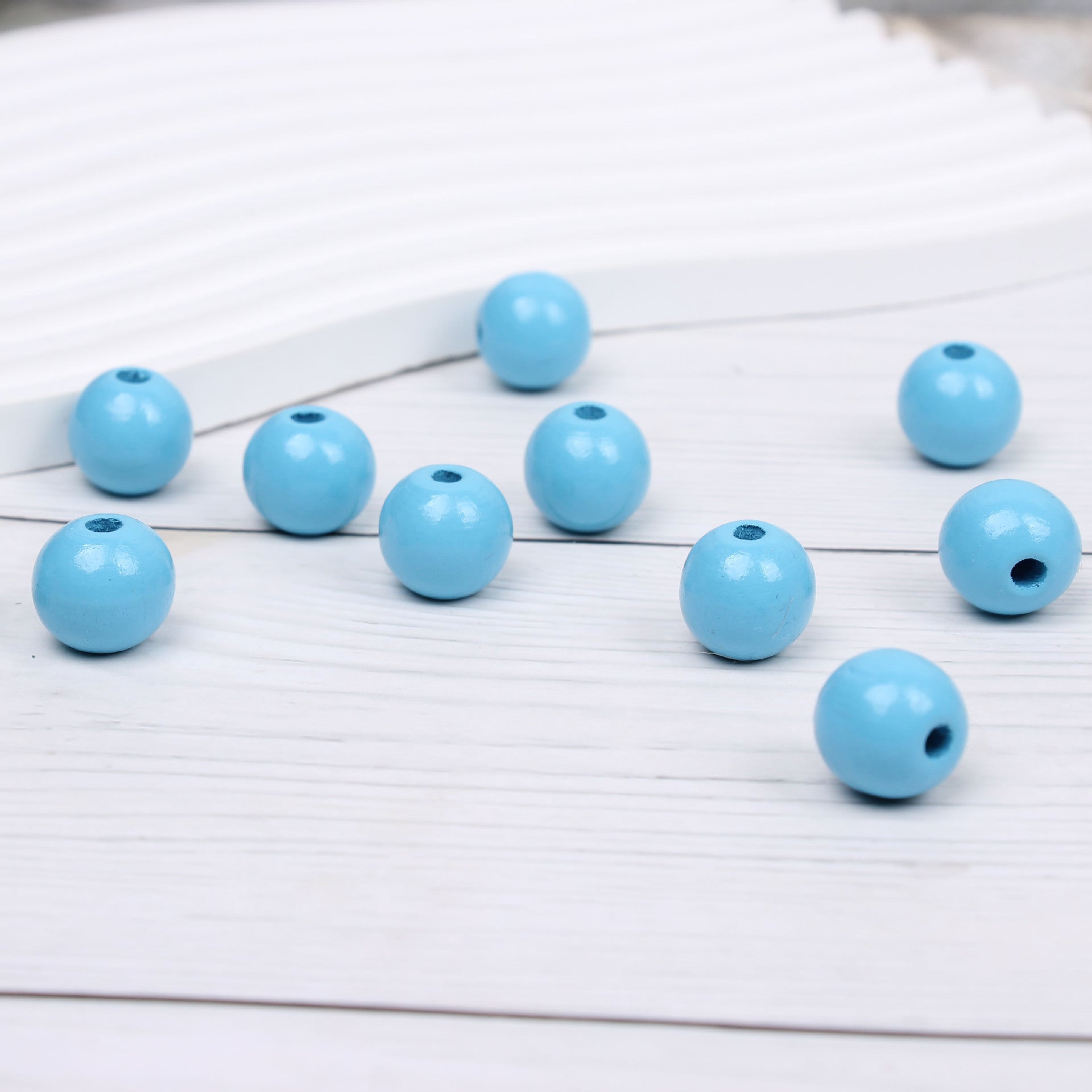 Wholesale 20PCS DIY 20mm Christmas Snowman Scarf Wooden Beads